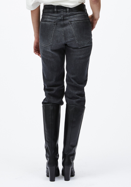 928_d876b59bcb-jeans-16-